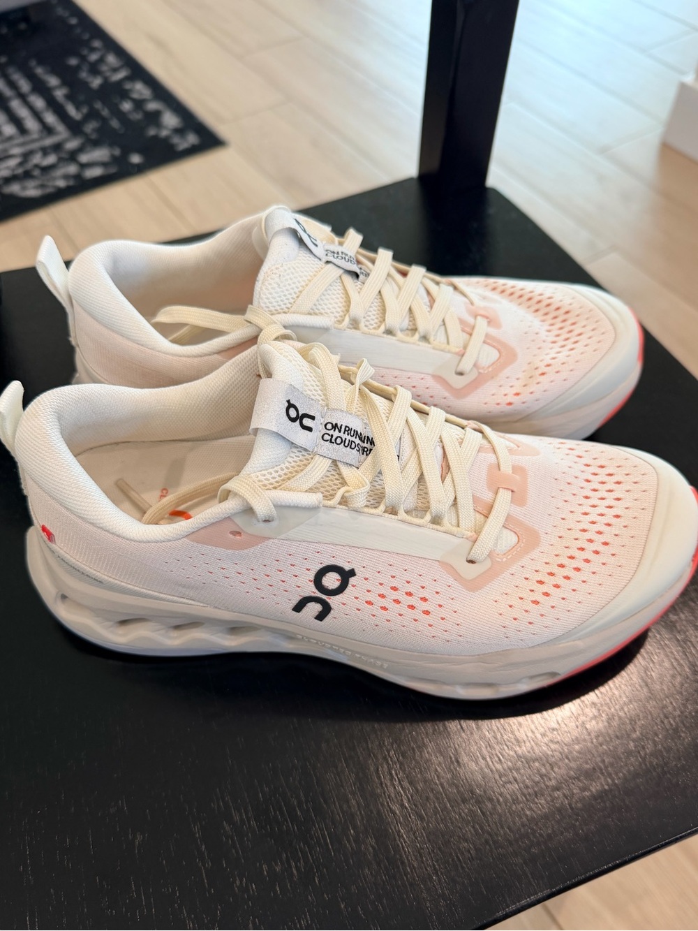 On Women's Cloudsurfer Trail 2
Trail Running Shoes - Picture 1 of 7